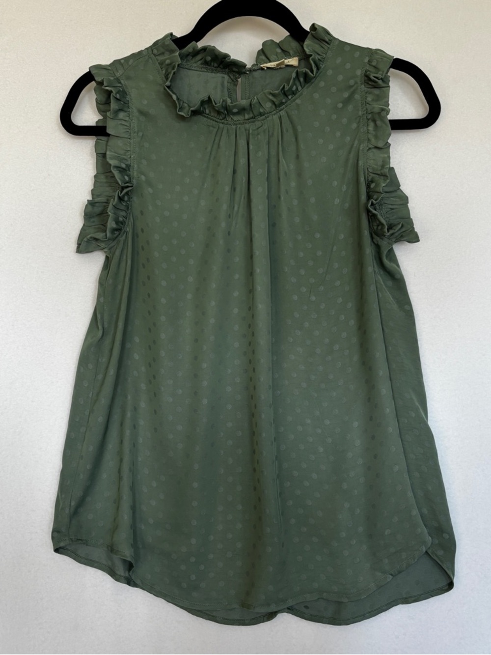 LA MIEL M Sage Green Dot Ruffled Sleeveless Elegant Sophisticated Chic Blouse